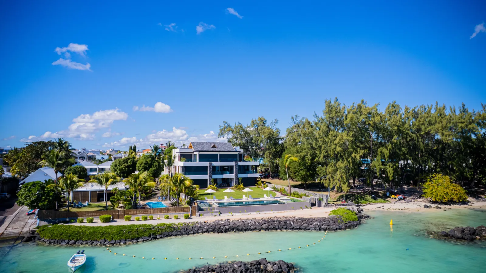 Serenity Beach — Trou aux Biches