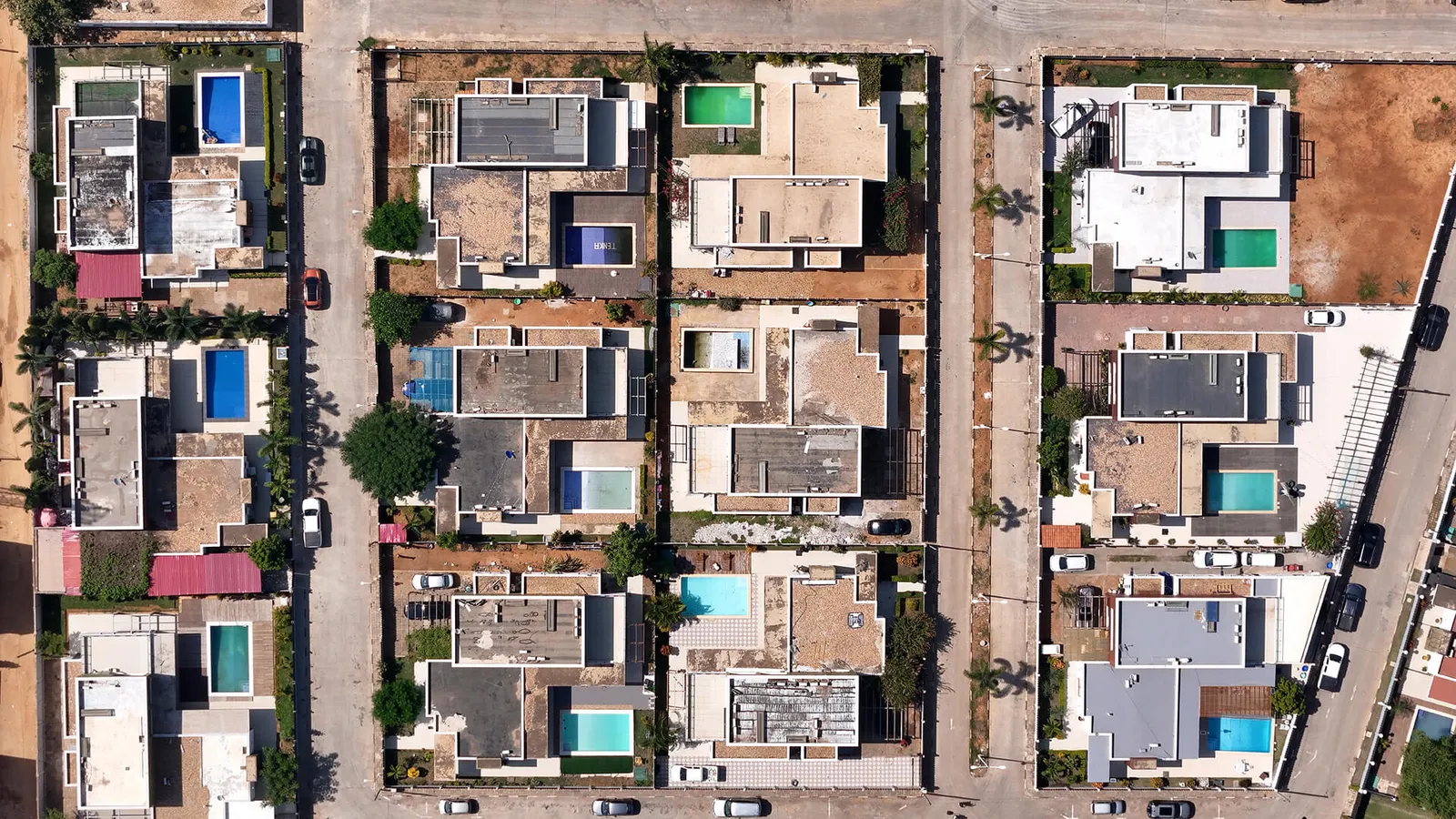 Russinha Condominium — Luanda