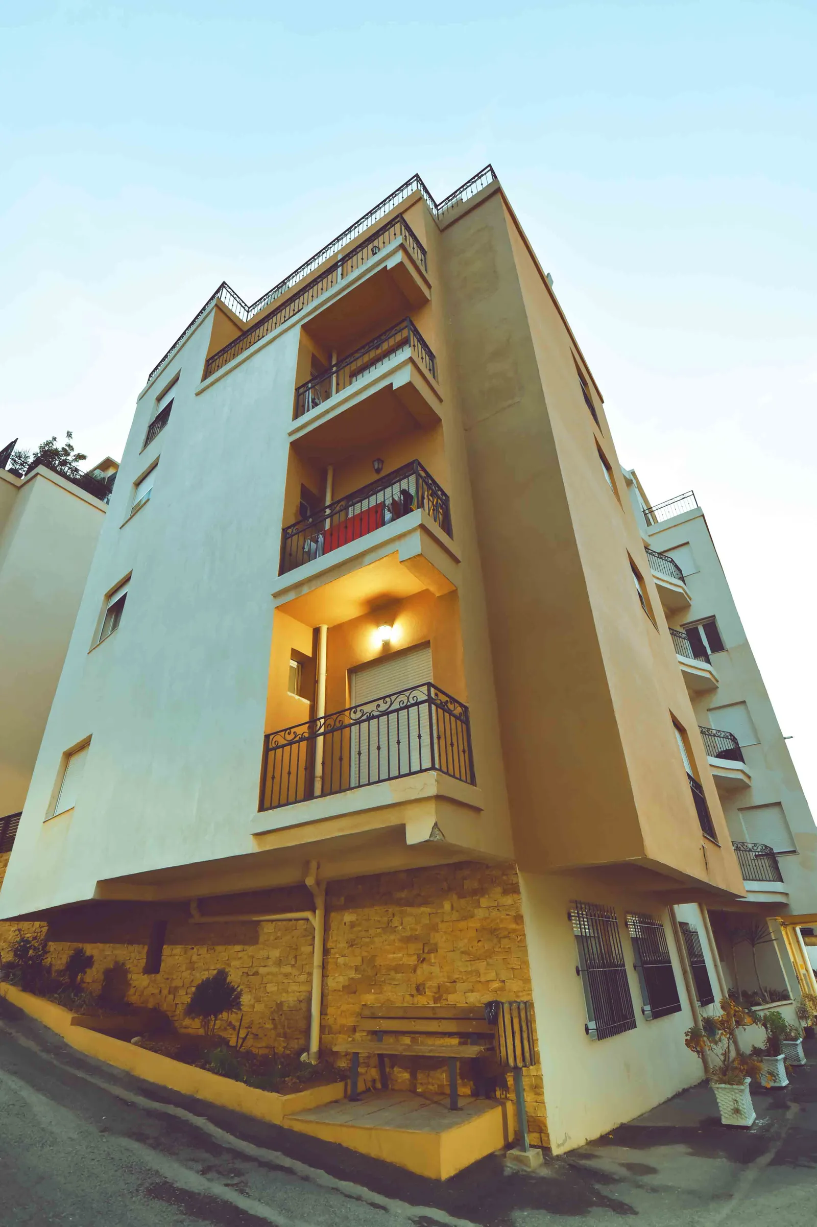 Les Patios — El Achour