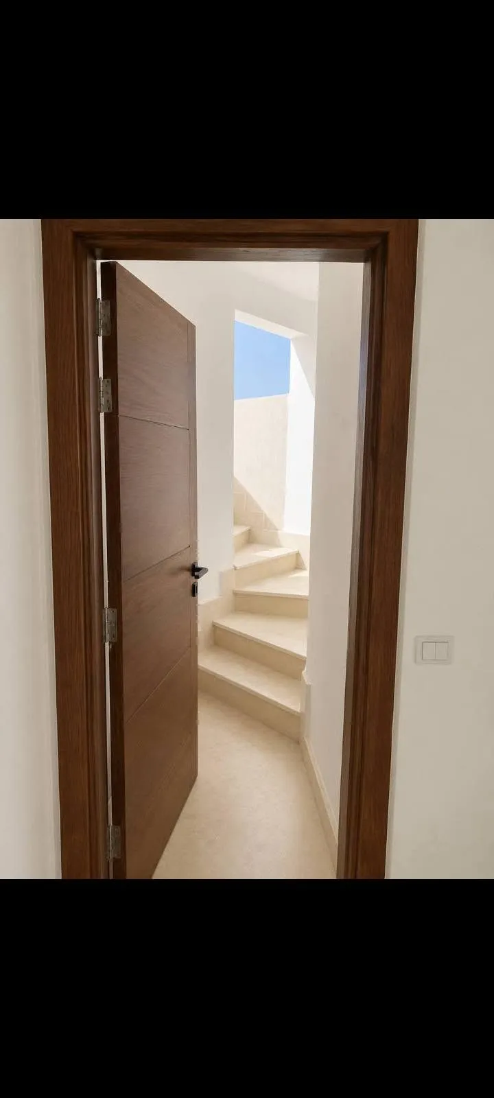 Luxury Twin Villa with Direct Sea View for Sale - Image 9