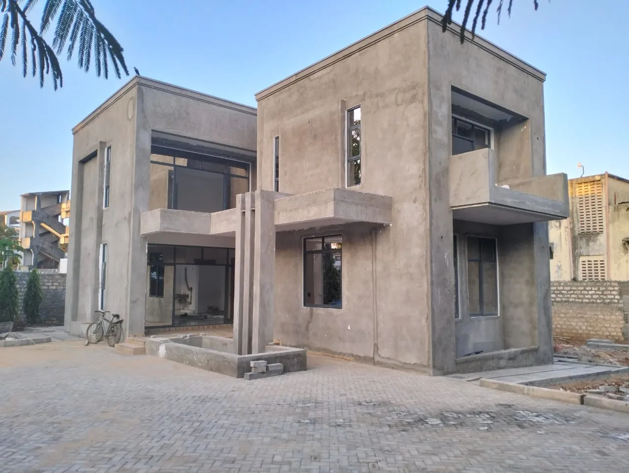 5 Bedroom Maisonette