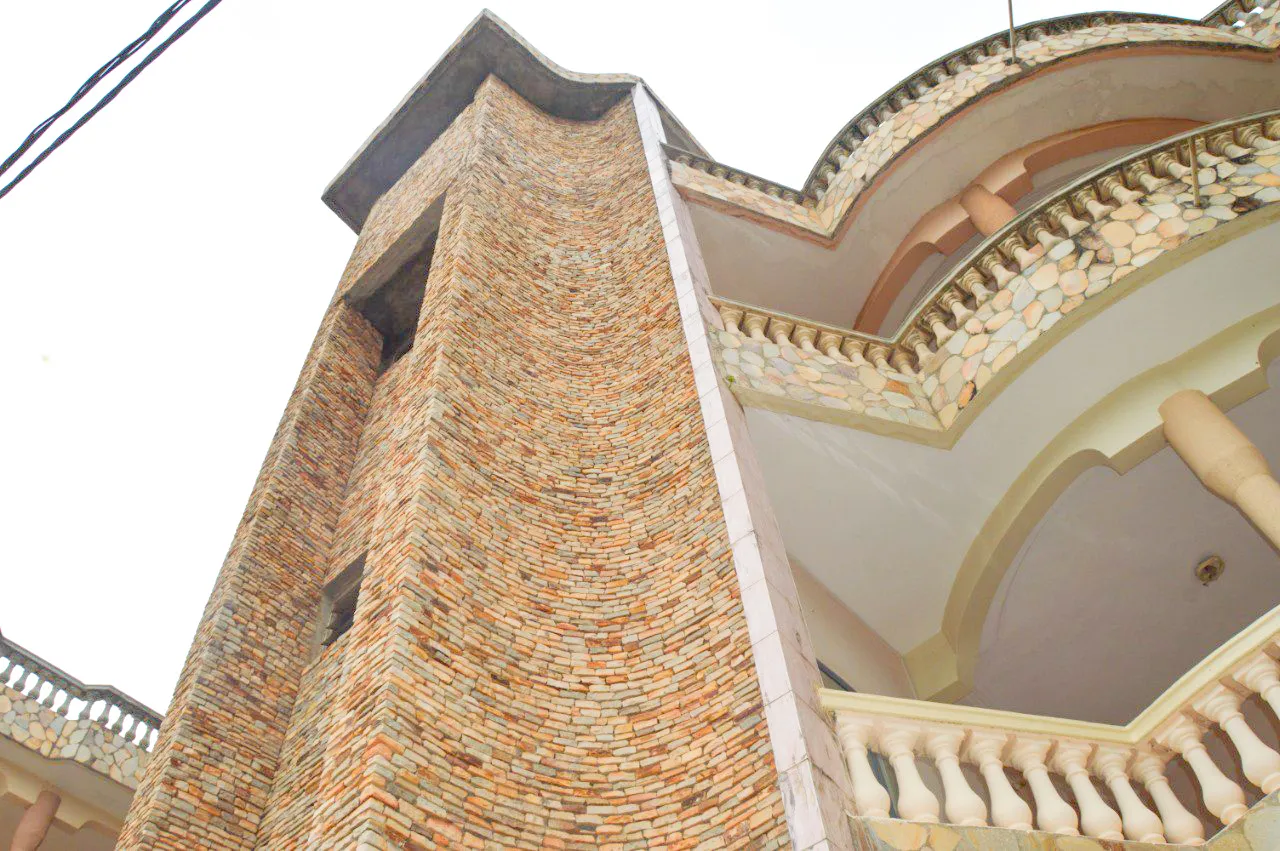 Plazza Dina Tankpè — Abomey-Calavi