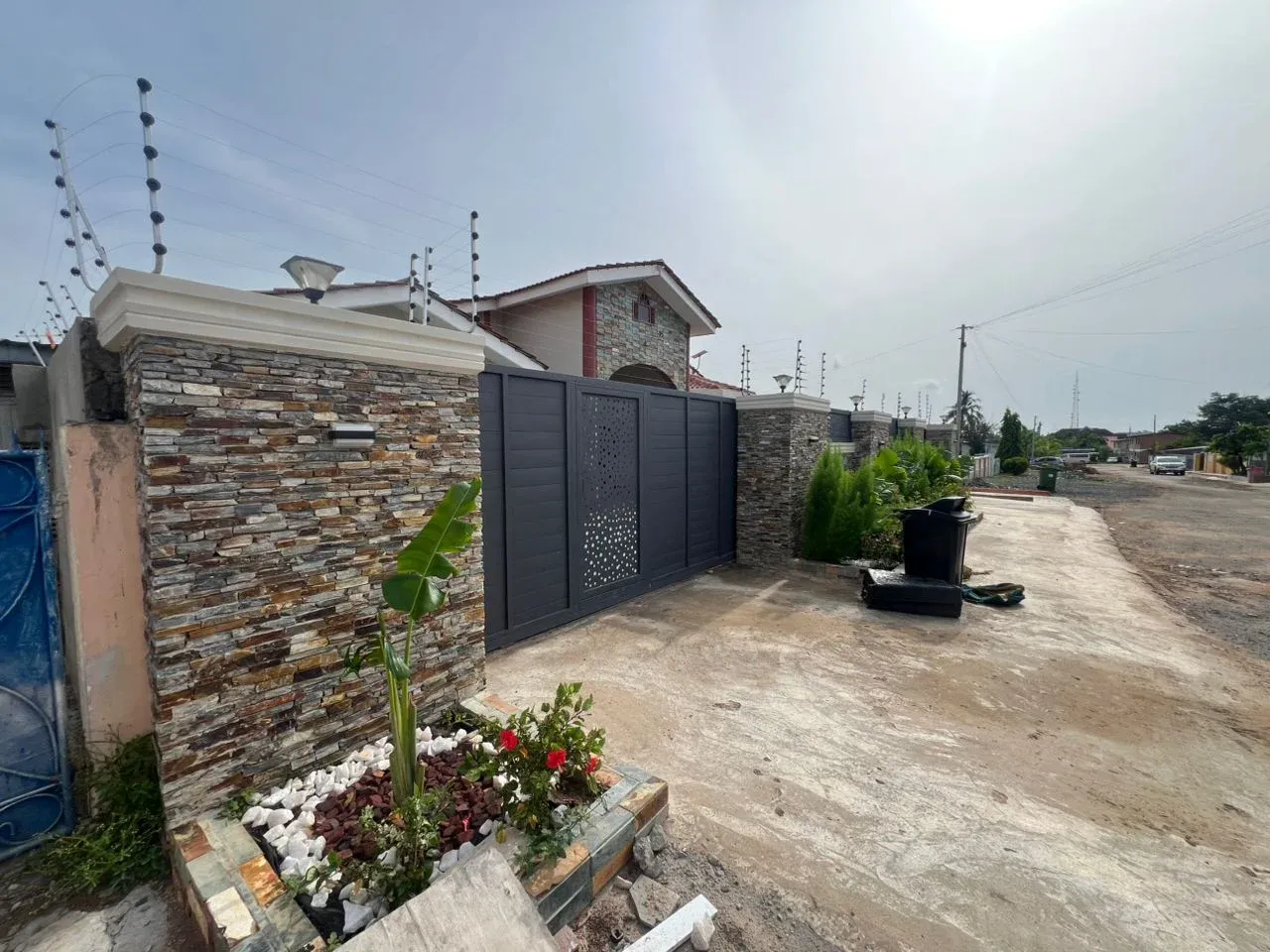 5 Bedroom Semi-Finished House — Tema