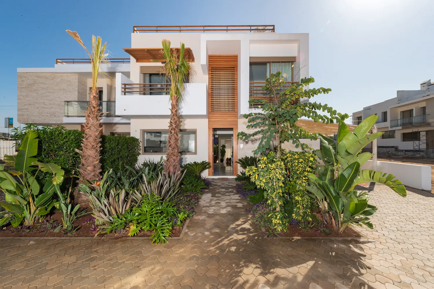 Omnidior-residentiel-immobilier-luxe-villas-appartements-casablanca-bouskoura-tamaris-darbouezza-bluelotus-8