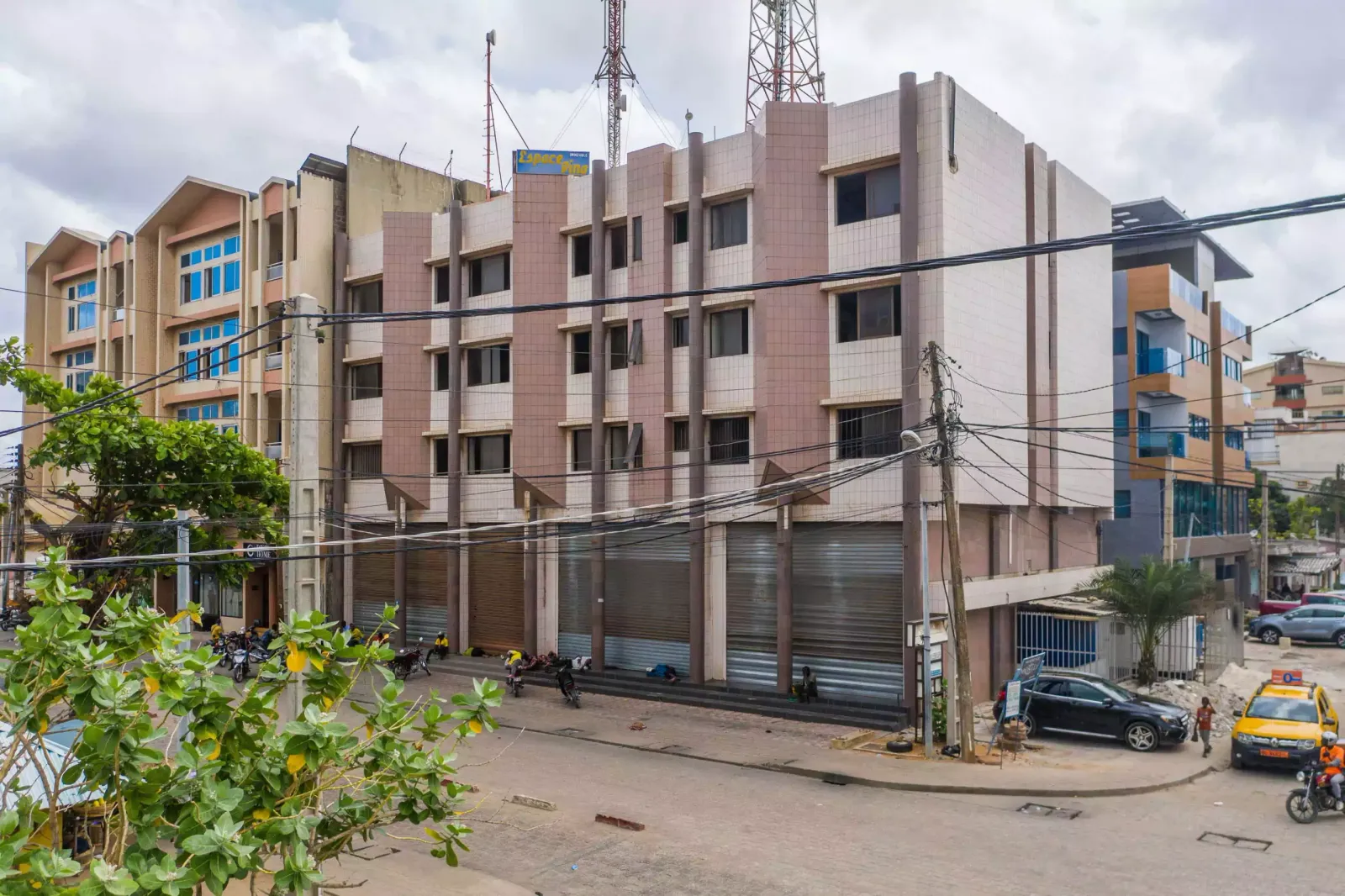 Espace Dina Avlekete — Cotonou