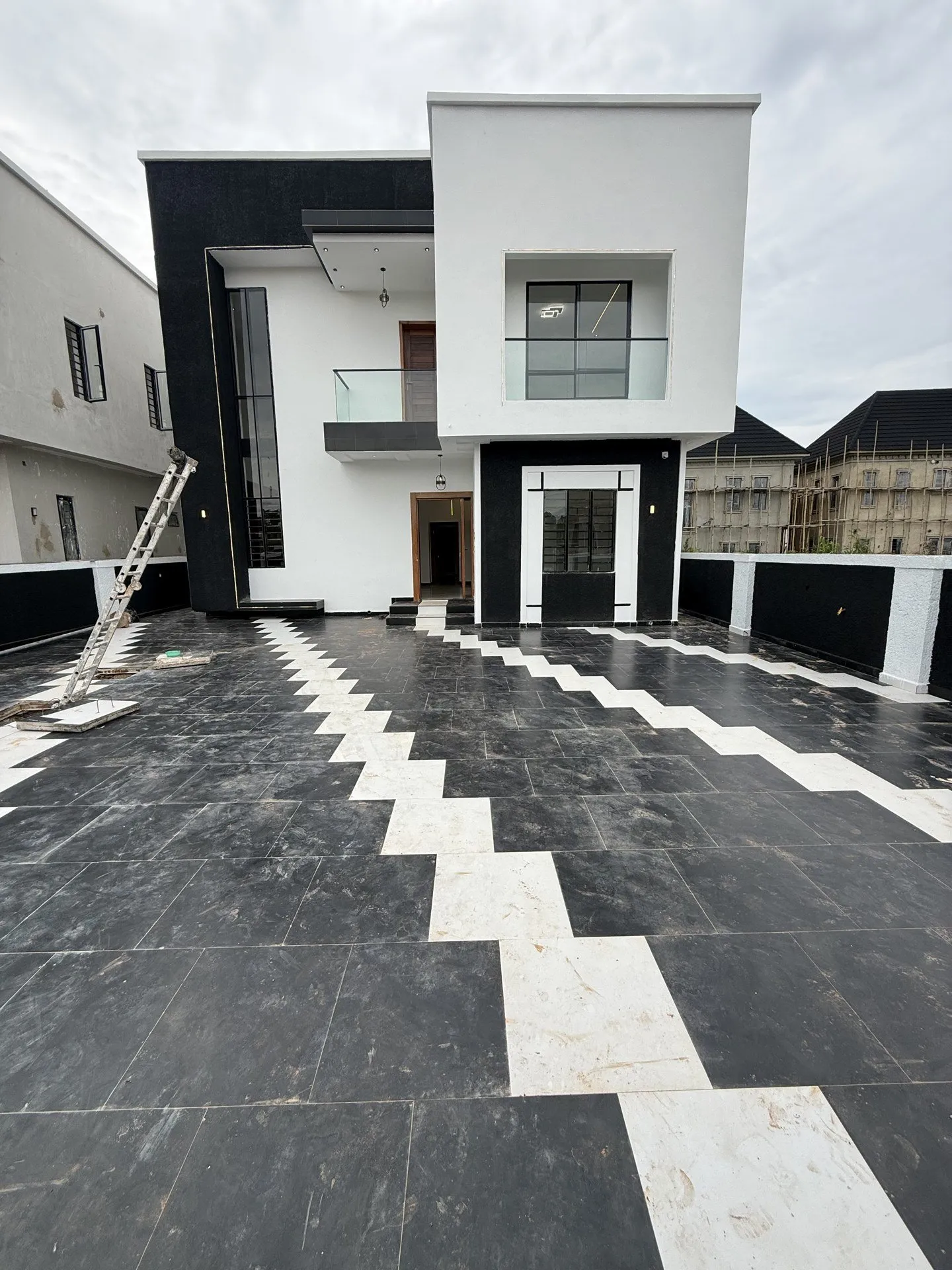 Luxury 4bedroom Duplex with Bq