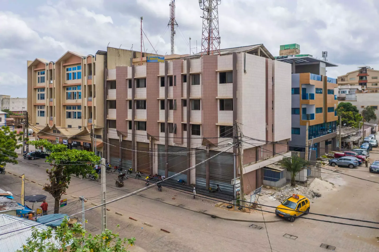 Espace Dina Avlekete — Cotonou