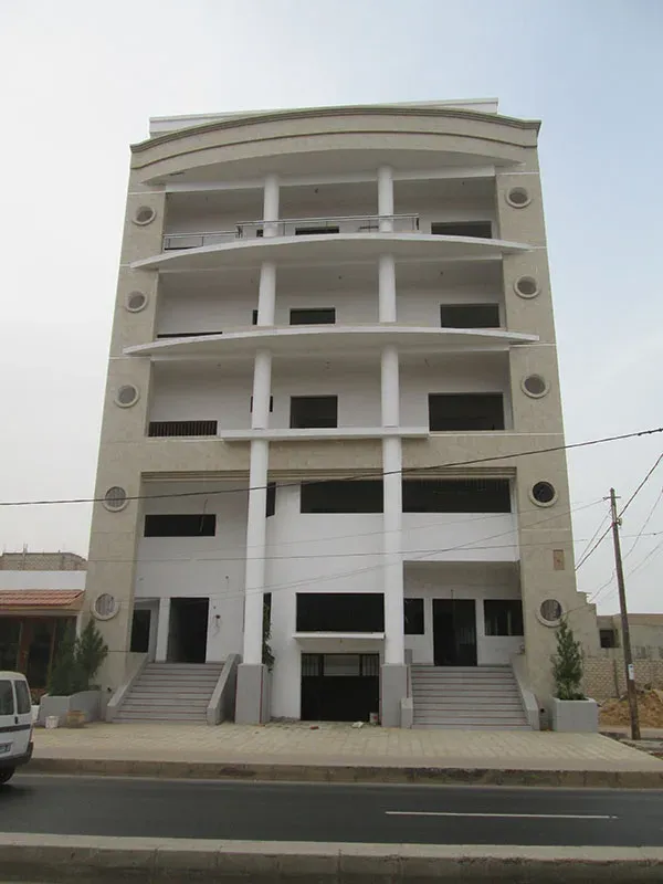 Immeuble Moderne R+4 — Dakar