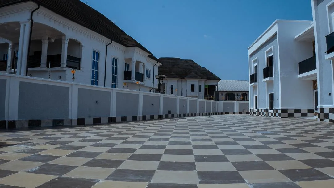 Luxury 4 Bedroom Terrace Duplex With 3 Units-6