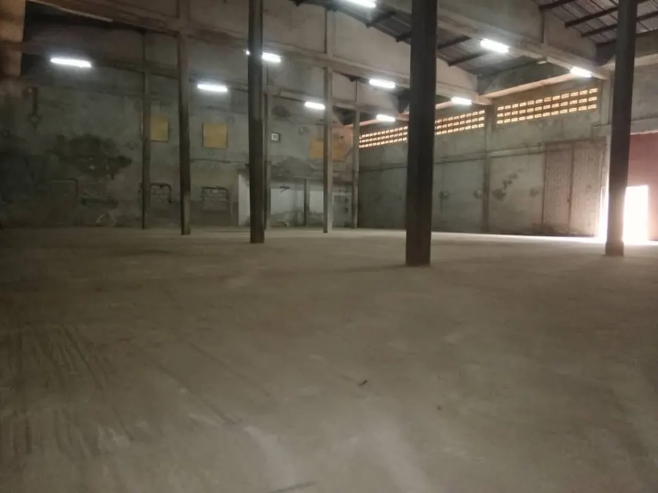 Entrepôt/ Magasin